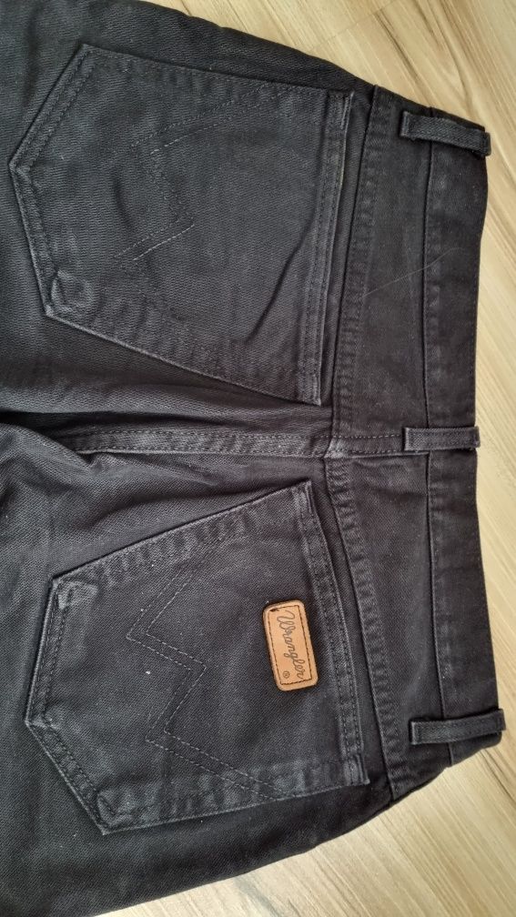 Oryginalne klasyczne spodnie jeans Wrangler 30/32, czarne