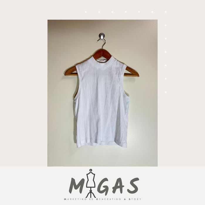 Top com gola halter Lefties