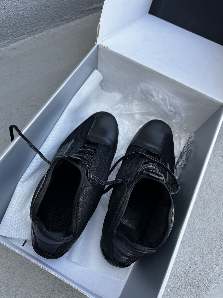 [desocupar] Bota mota Dianese cano curto verão tam 40