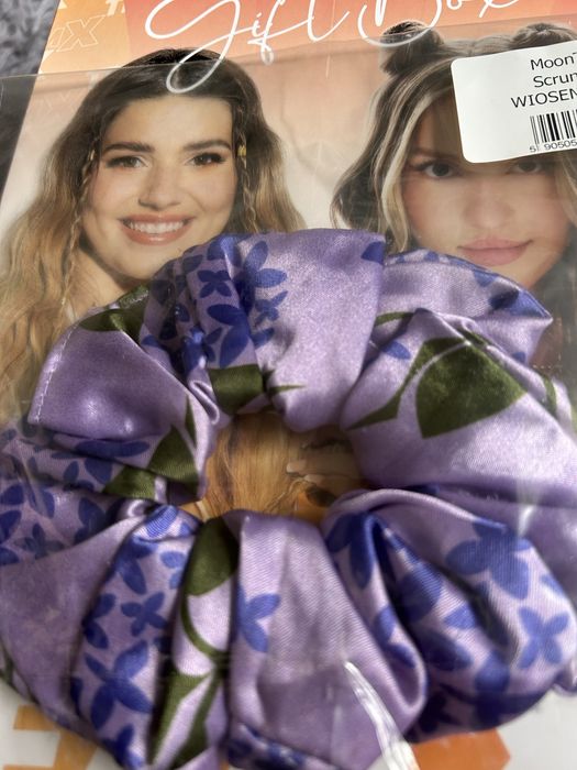 Scrunchie Wiosenny Bez Julii Żugaj