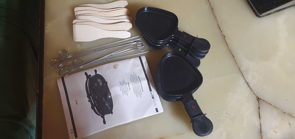 Mocny grill stołowy Clatronic 1200W