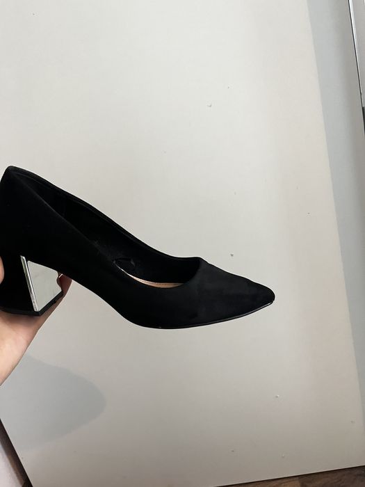 buty na obcasie zamszowe z CCC