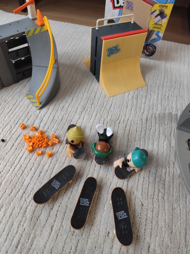 Zestawy Tech Deck plus deskorolki i ludziki
