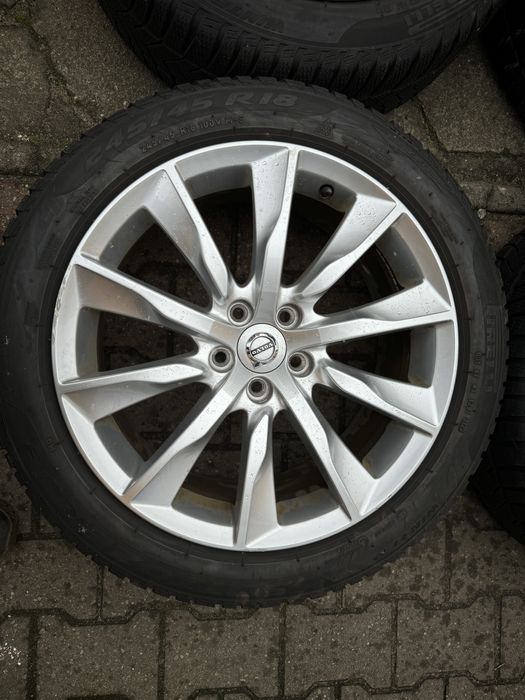 Koła zimowe 18 Volvo S90 V90 oryginał + ładne Pirelli