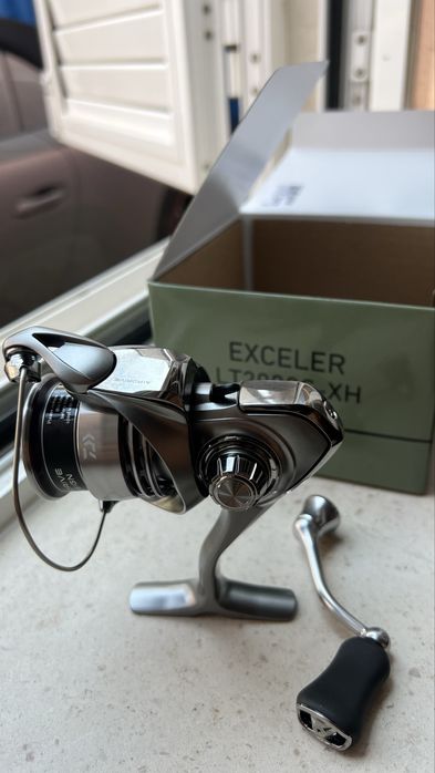 carreto daiwa exceler 2000