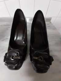 Sapatos pretos nr 38
