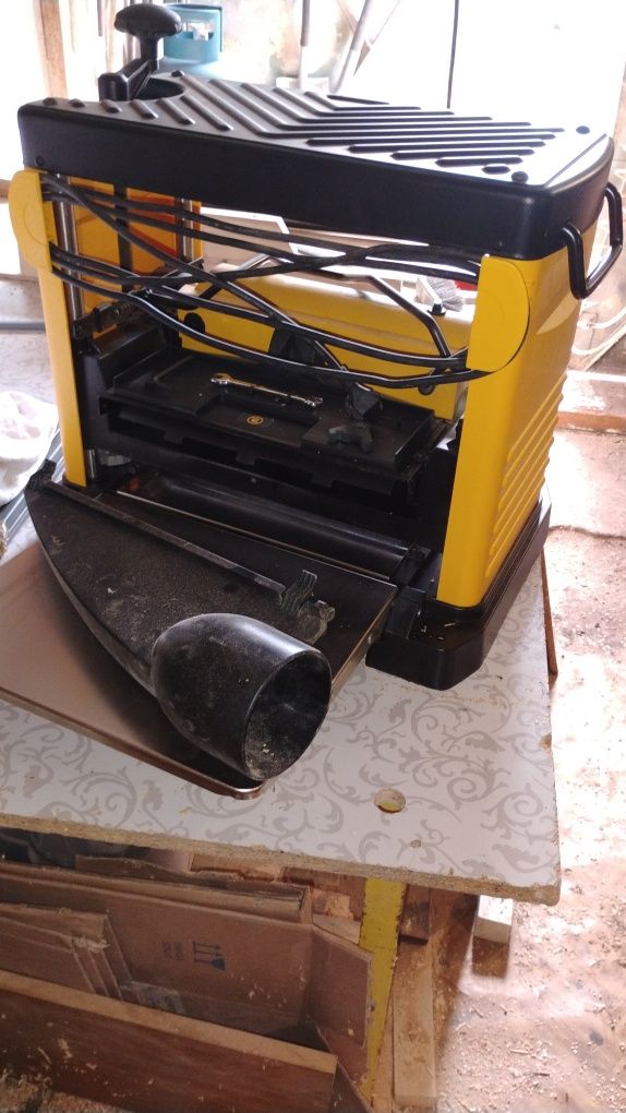Strugarka grubościówka DeWalt