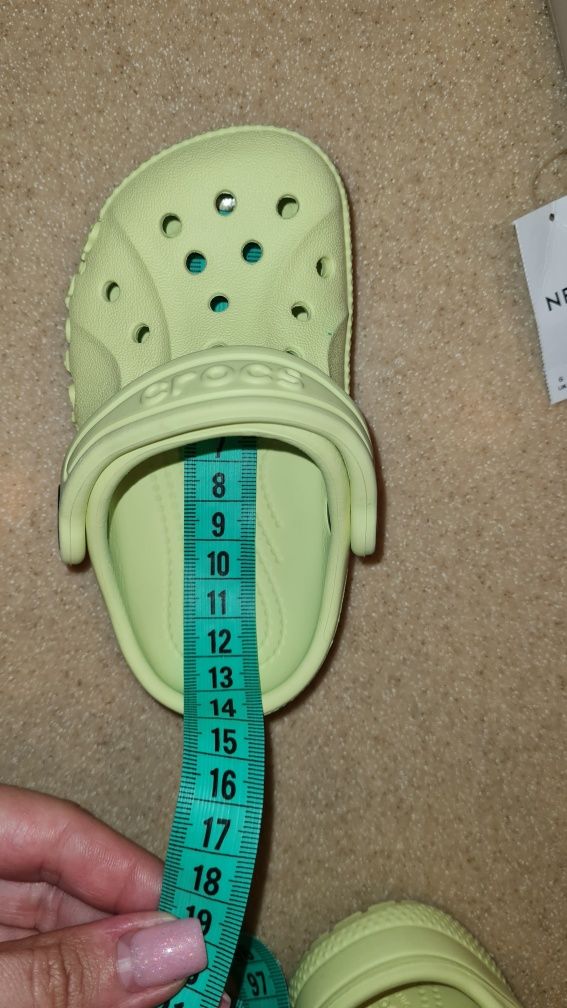 Продам crocs розмір 12,5 см