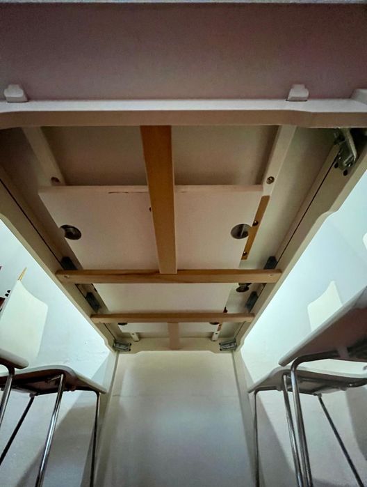 Mesa de jantar e 4 cadeiras IKEA