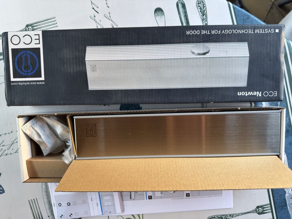 Samozamykacz ECO Schutle TS-61G z szyną ślizgową