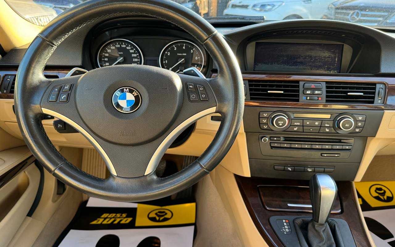 BMW 325 2011 року