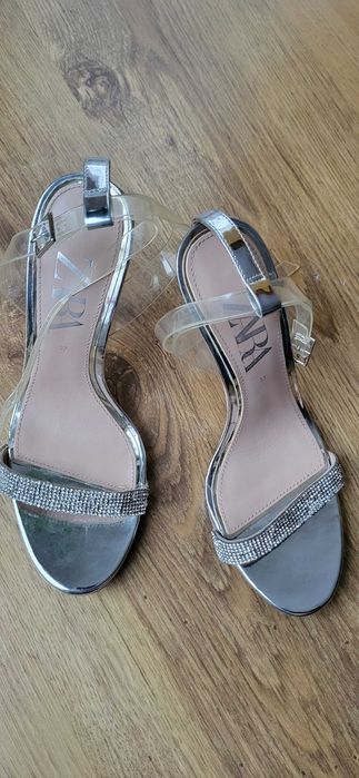 Buty, sandały na obcasie Zara r37