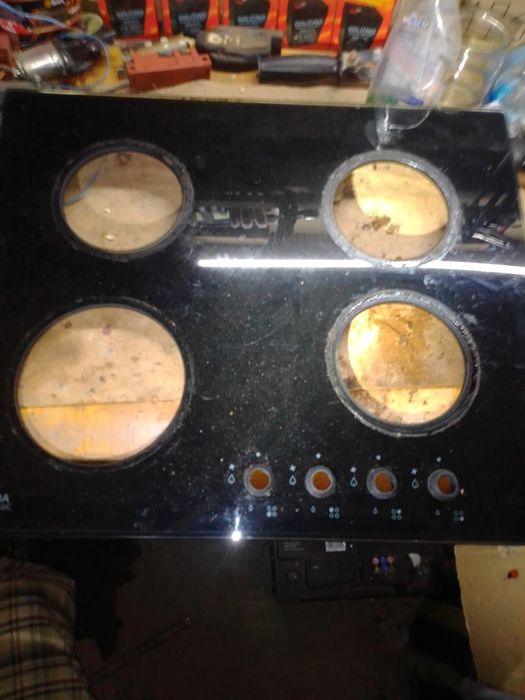 Гартоване скло чорного кольору