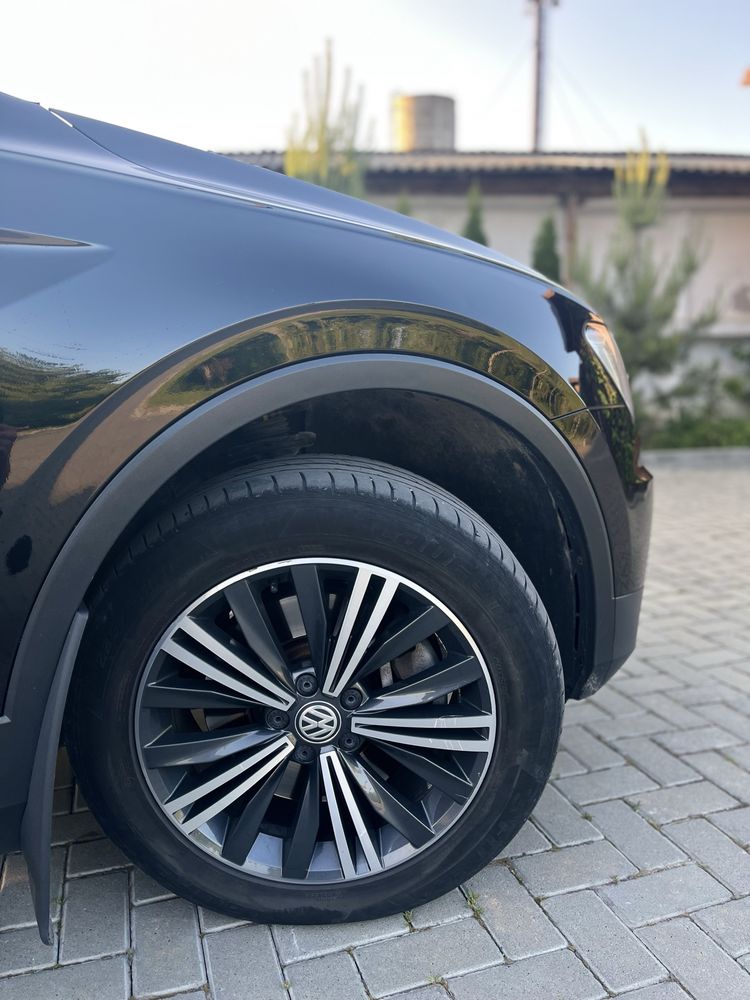Продам Volkswagen Tiguan SEL
