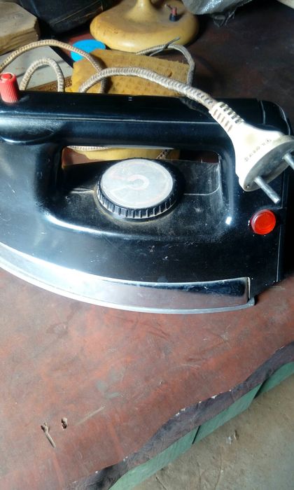 Продам тяжку ел.праску