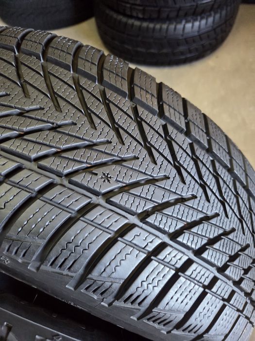 opony używane 215/55R16 Goodyear ULTRAGRIP performance 3