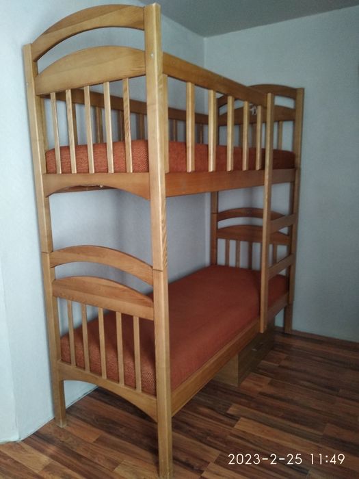 Ліжко двох ярусне , дерево з матрацами