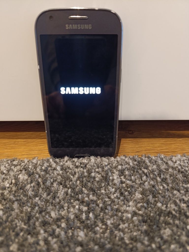Telemóvel Samsung Galaxy ACE 4