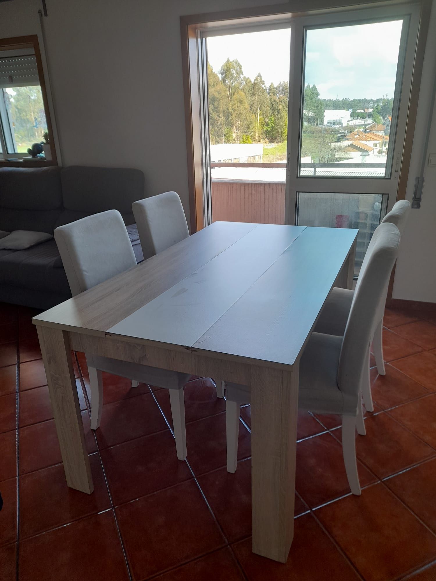 Mesa jantar e 4  cadeiras