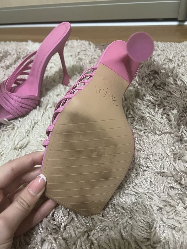 Взуття шльопанці Zara