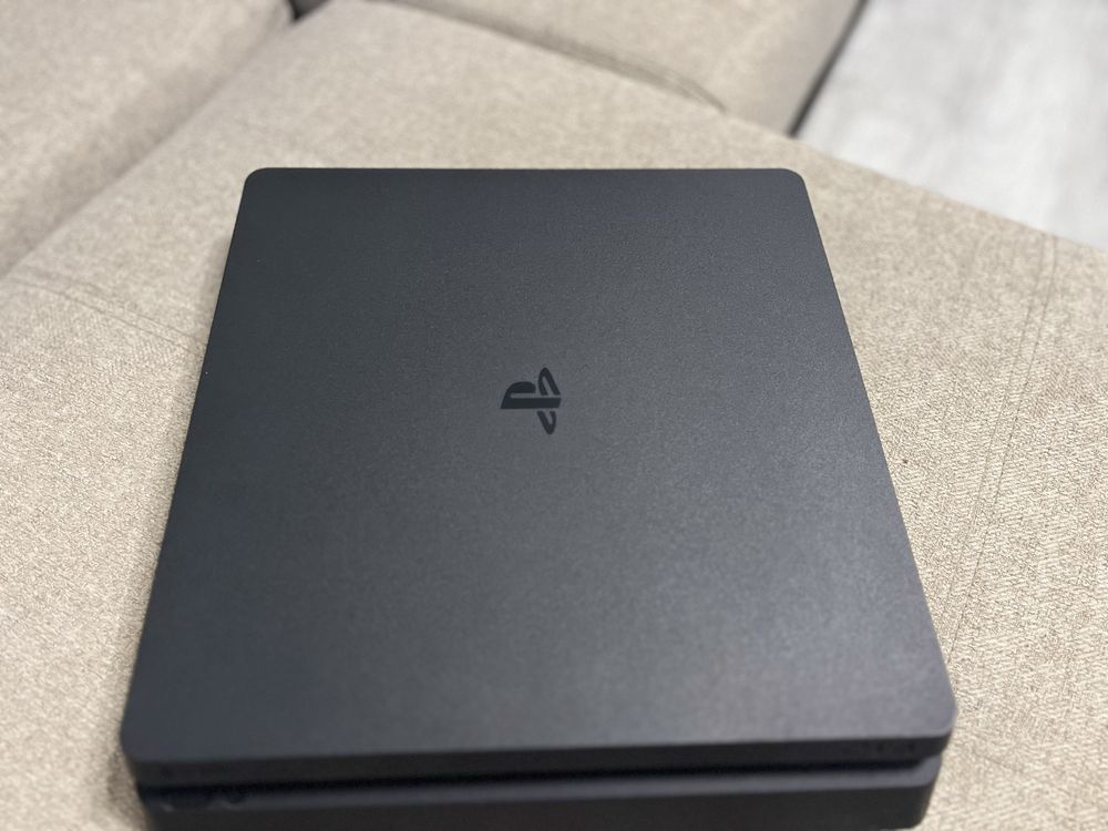 PlayStation 4 Slim 1TB (CUH-2016B)