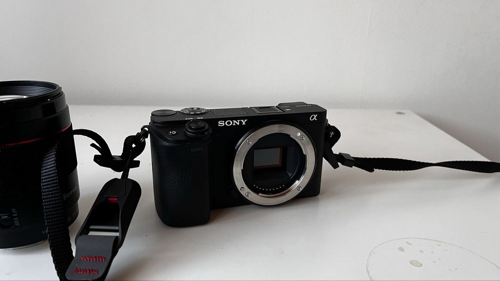Sony alpha a6400 - Body + Obiektyw SONY E 16-50mm F3.5-5.6 OSS II