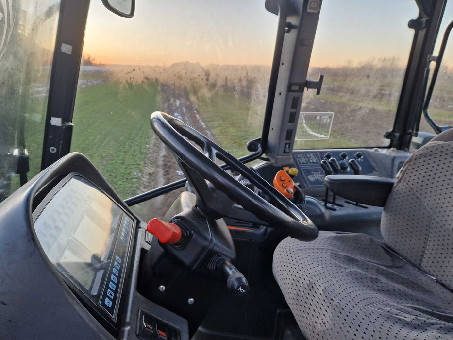 Ciągnik New Holland TM140