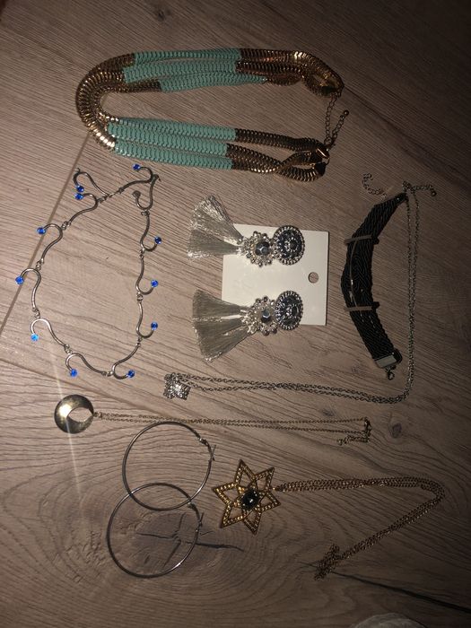 Łańcuszek wisiorek kolczyki koła frędzle bransoletka