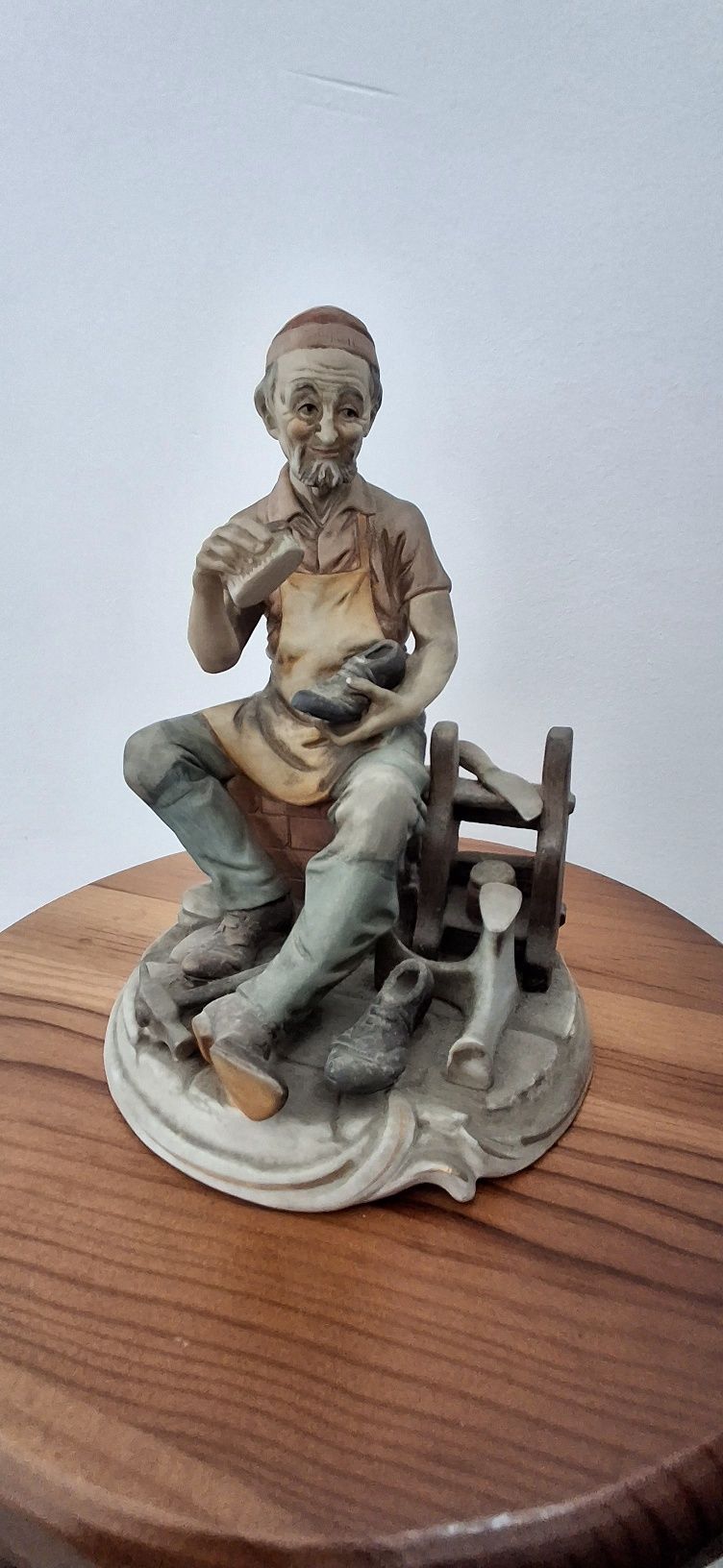 Estátua em cerâmica