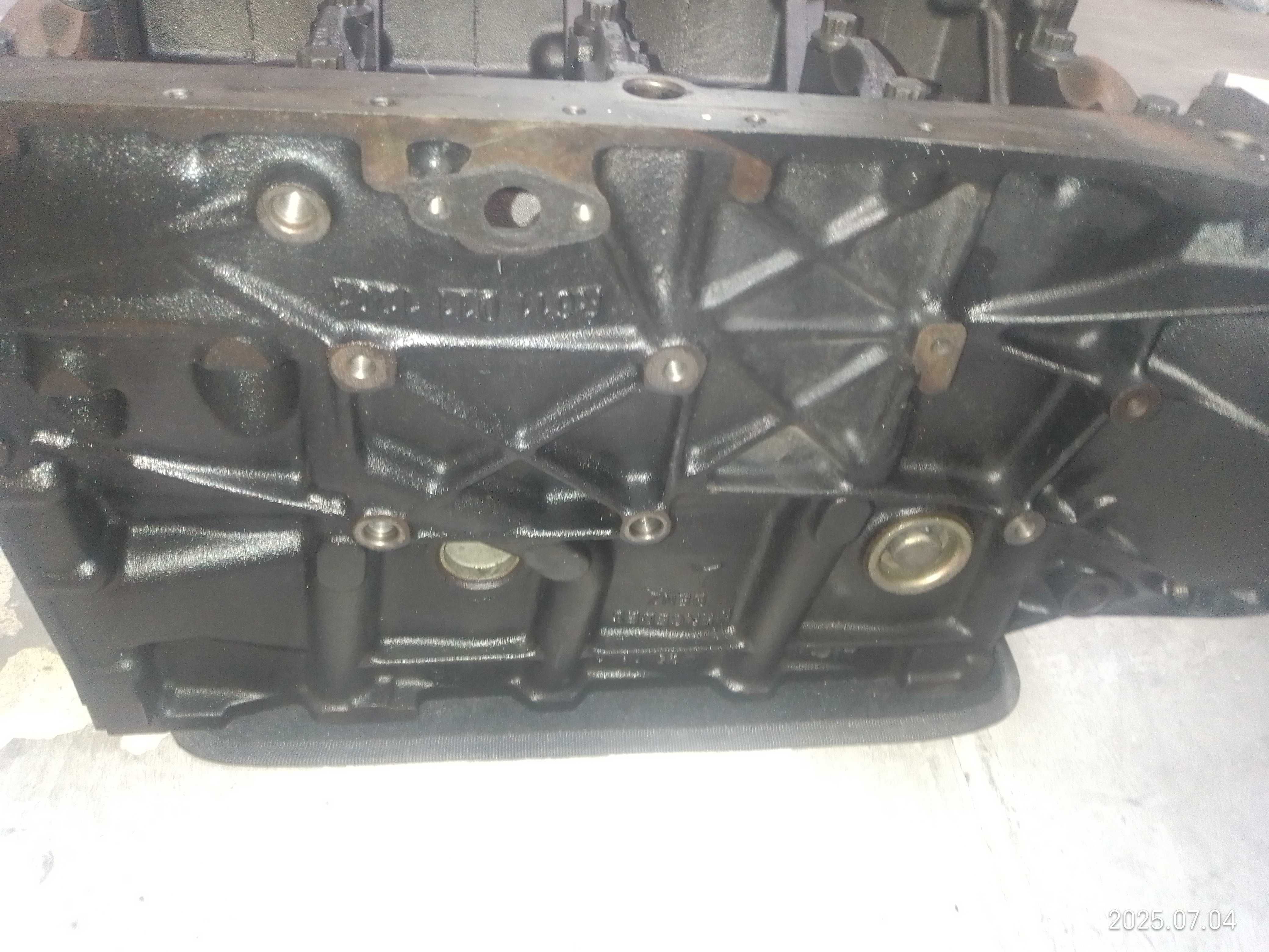 Bloco e pistoes Mercedes Vito W638 112CDI 2.2 (638.094)