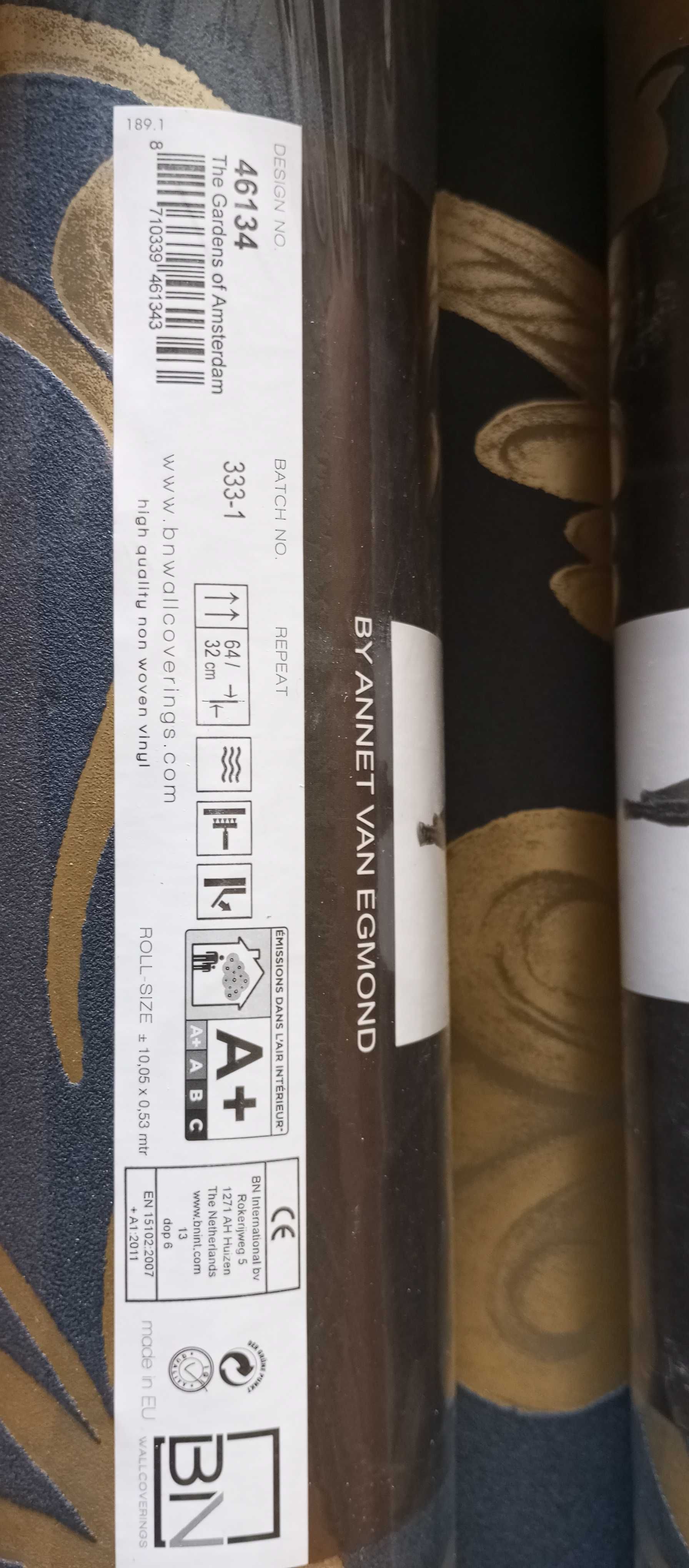 Tapeta z złotym wzorem