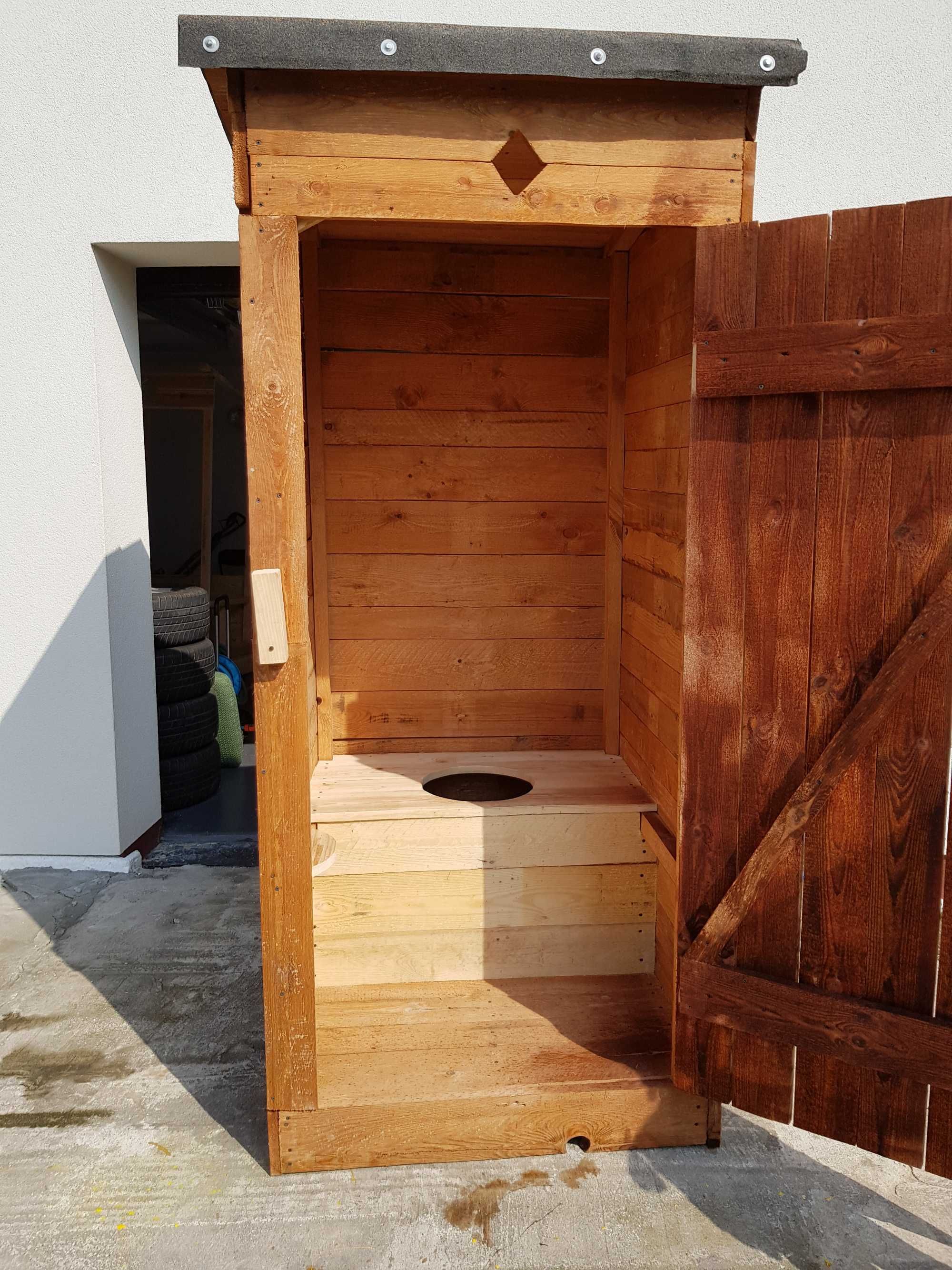 WC drewniane, wychodek