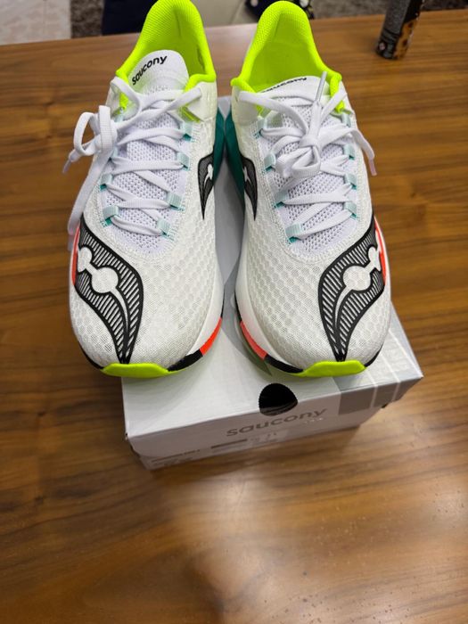 Sapatilhas saucony endorphine pro 4