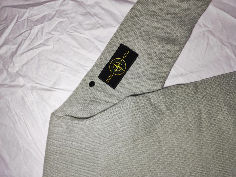Світер stone island