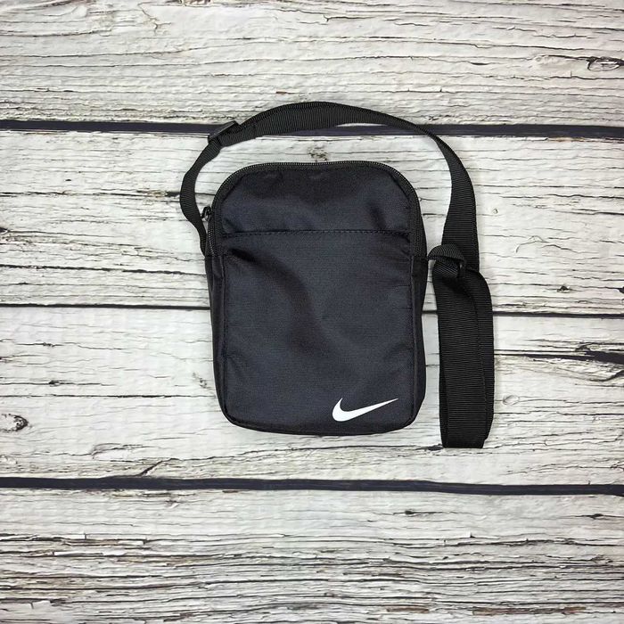 Сумка Nike черного цвета / Мужская спортивная