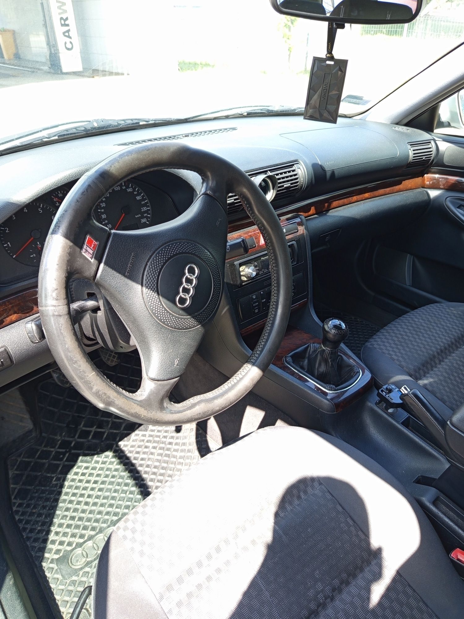Sprzedam Audi A4 B5 turbo benzyna 1.8