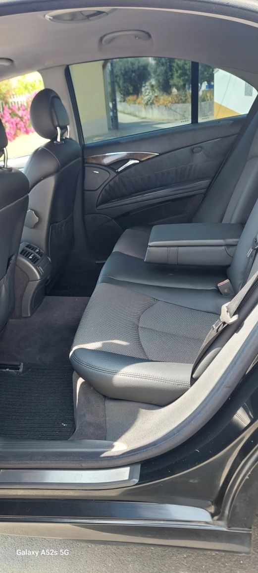 Mercedes E220 CDI ano2003 com películas averbadas insp10/2026 pneu nov