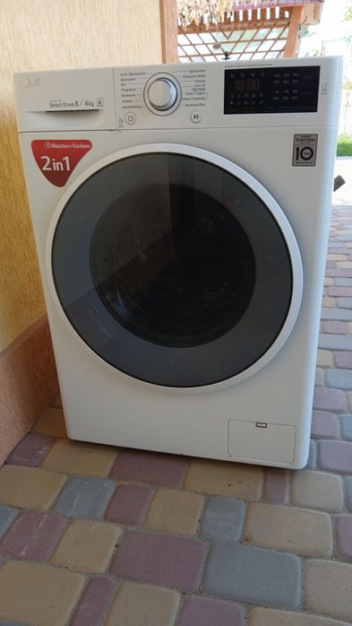 Пральна машина 2 в 1 з сушкою LG F14WD84EN0 на 8 кг