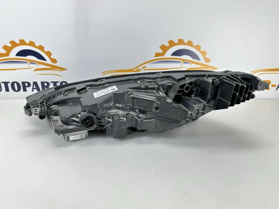 Фара права EU tesla model  3 highland