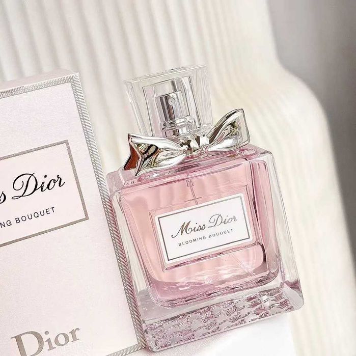 Miss Dior Dior Blooming Sweetheart Woda toaletowa 100ml