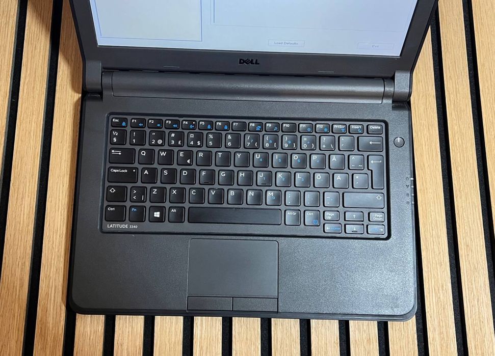 Продам Ноутбук Dell Latitude 3340 / Intel Core i3-4005U