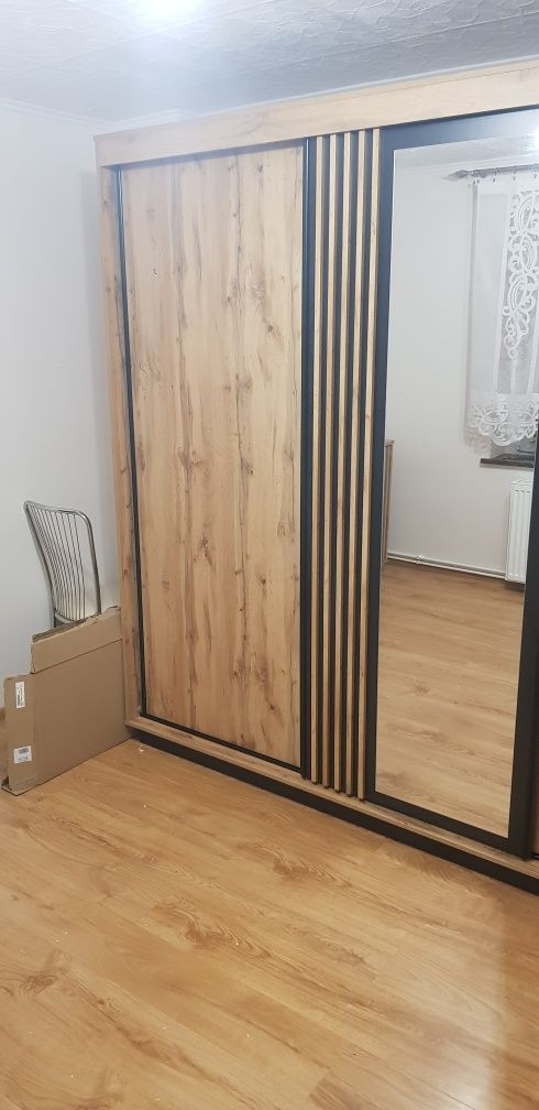 Montaż składanie skręcanie mebli