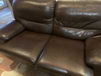 Sofas em pele dois de dois lugares
