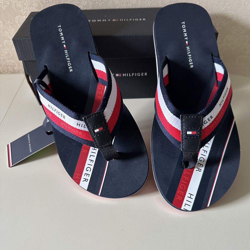 Tommy Hilfiger. Чоловічі  вʼєтнамки. Оригінал. Розмір 42;44