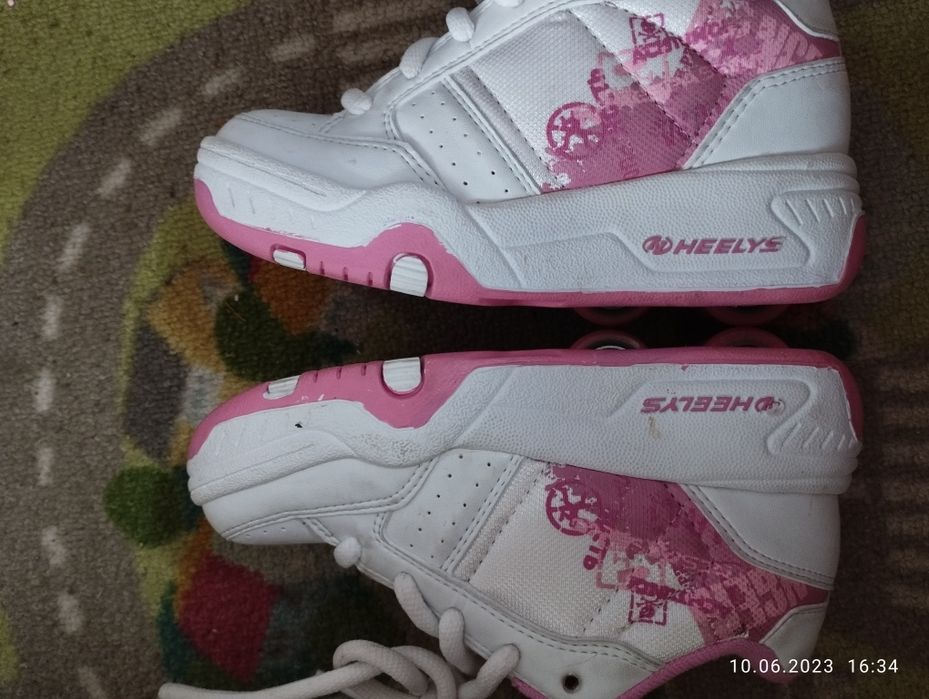 Роликовые кроссовки heelys