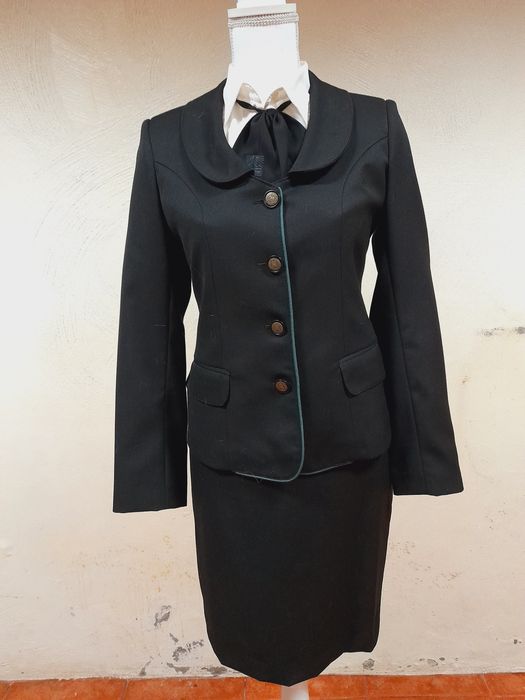 Traje académico feminino da Universidade de Aveiro