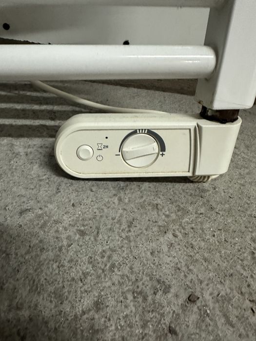 Toalheiro Elétrico / Radiador de Casa de Banho