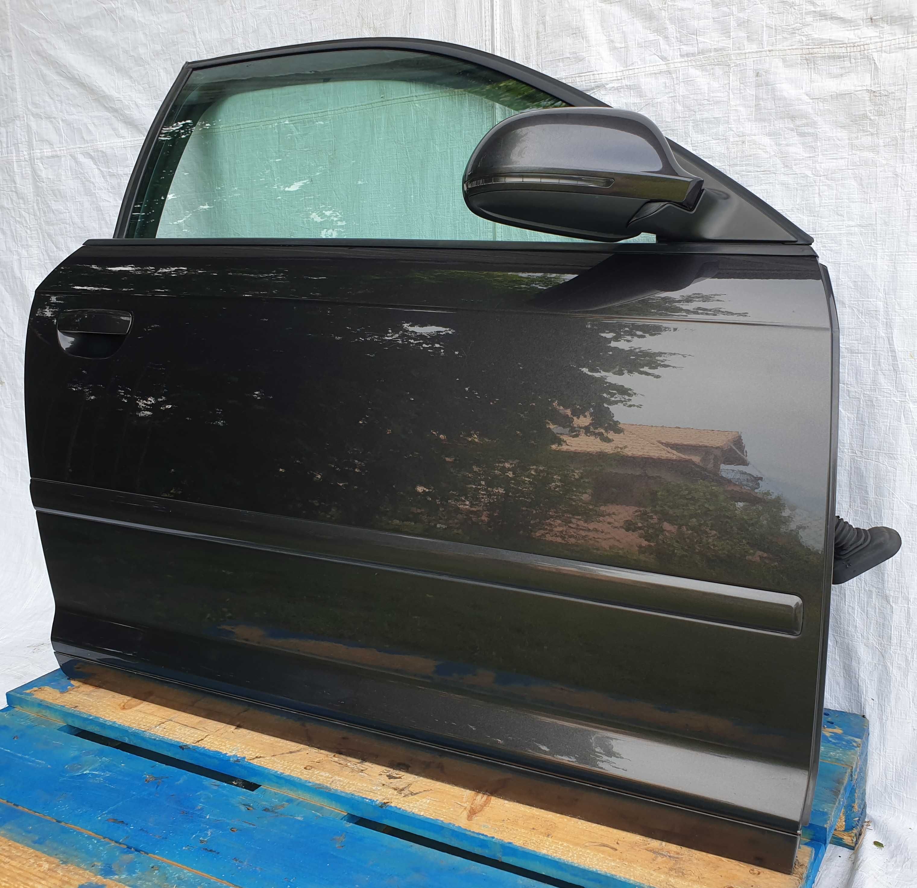Audi A3 8P 3D Drzwi prawe LZ7L