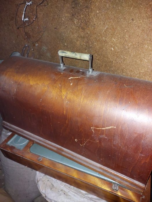 2 швейни машини елекро имеханична