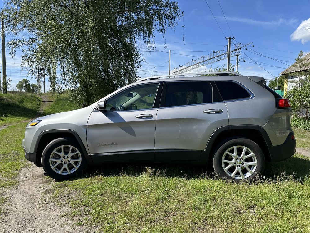 Продаж Jeep Cherokee